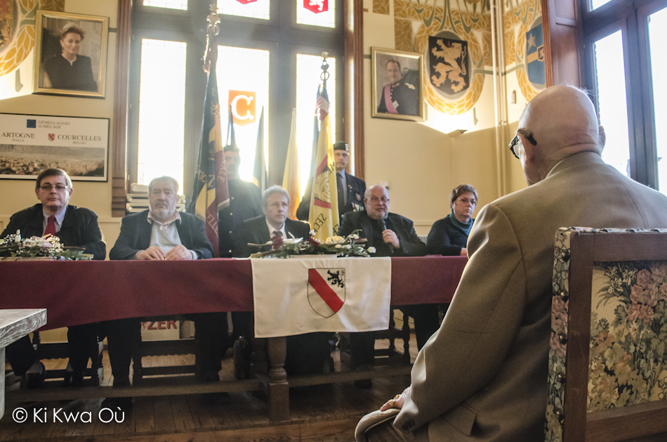 Monsieur Léopold De Clercq devant le collège communal